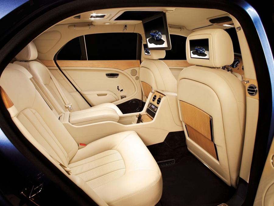  Bentley Mulsanne Executive Interior 2012 года  (фото 22 из 25)